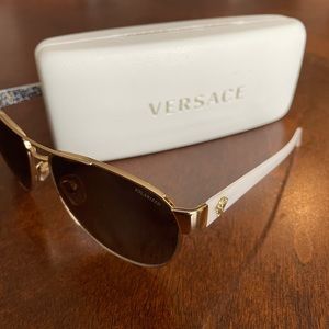 Versace Aviator sunglasses. VE2145